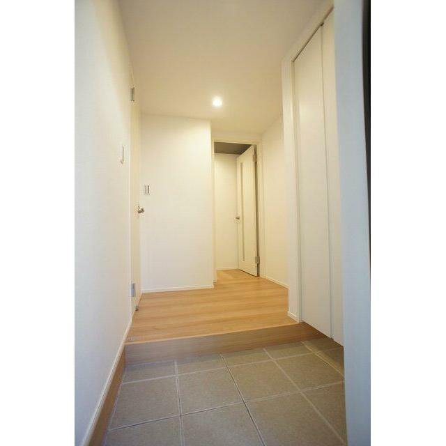 広々とした玄関