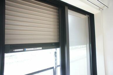 シャッター付き