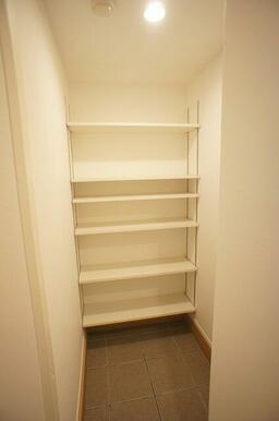 シューズクローゼット付き