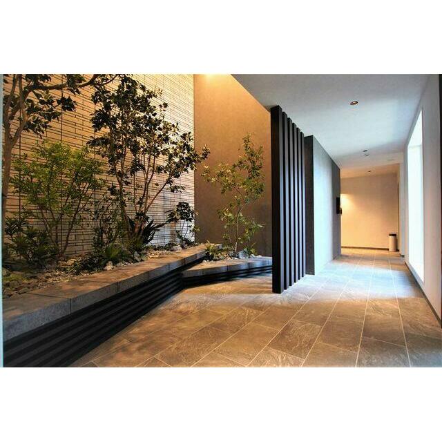 エントランスホール