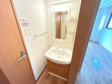 洗髪洗面化粧台