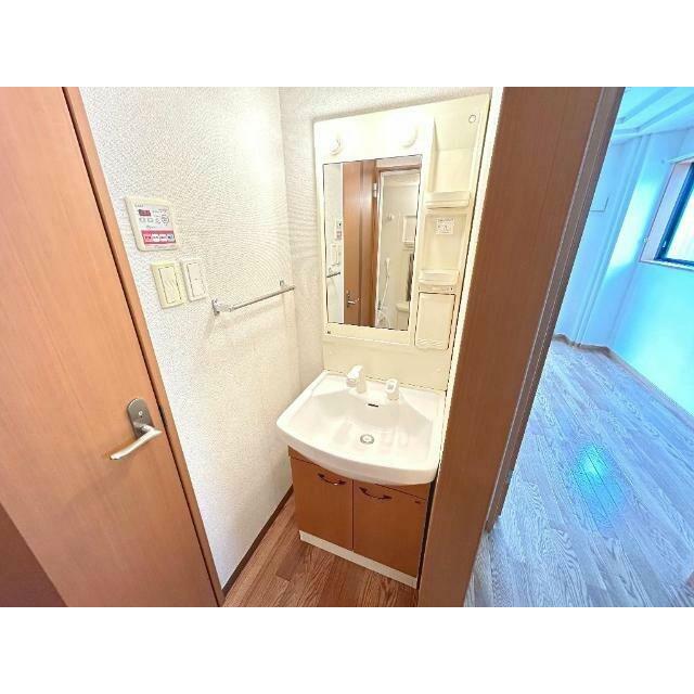 洗髪洗面化粧台