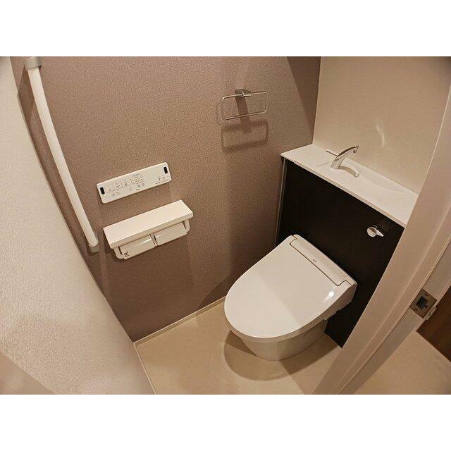 シンプルで使いやすいトイレです
