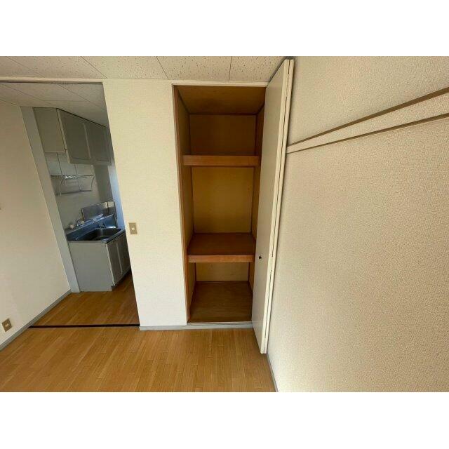 お部屋に収納がございます。 ※参照　別室写真※