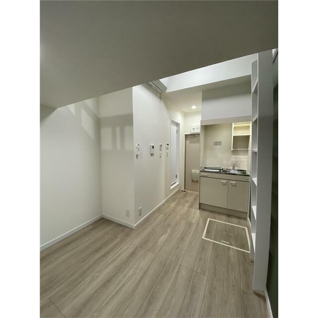 洋室　２０２５年９月壁紙・床貼替え