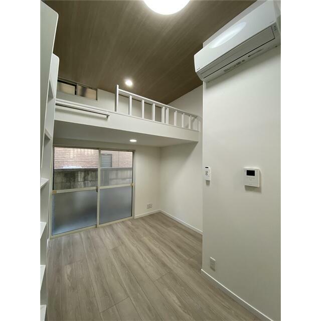 洋室　２０２５年９月壁紙・床貼替え