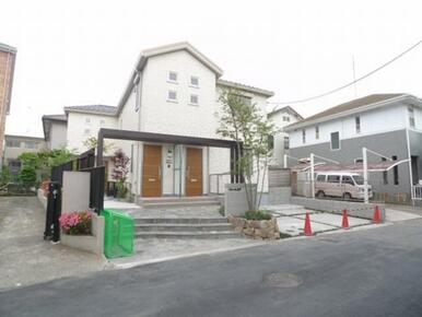 物件は１棟４戸ですべて角部屋となっております。