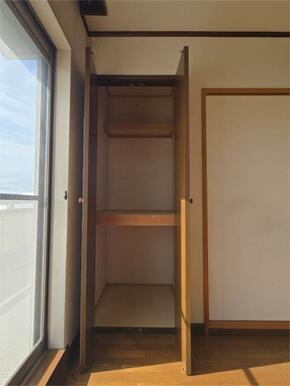 ２階リビング収納です。