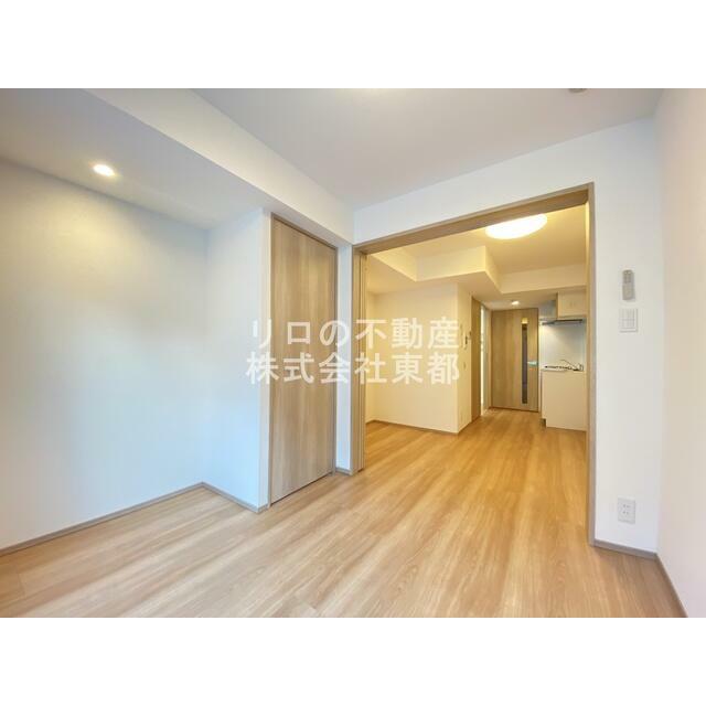 窓から暖かな日差しが入ります♪