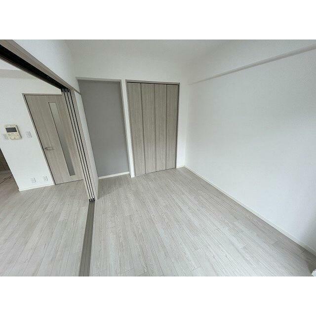 南側洋室約６帖