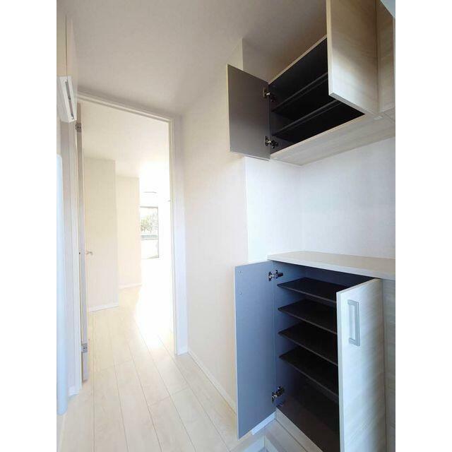 シューズボックス