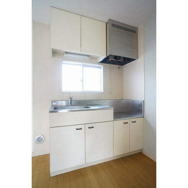 ガスキッチン：２口コンロ設置可能