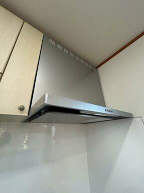 キッチン　レンジフード交換済