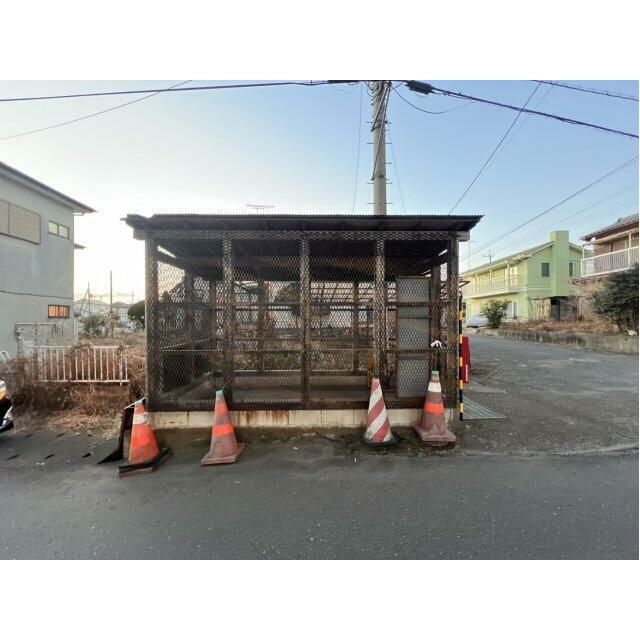 周辺にすぐゴミステーションがあります