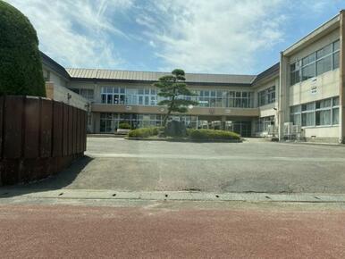 金ヶ崎小学校1390m（徒歩18分）