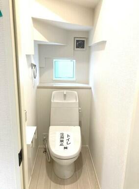 お気に入りのカバーやマット、スリッパを置いて快適空間に