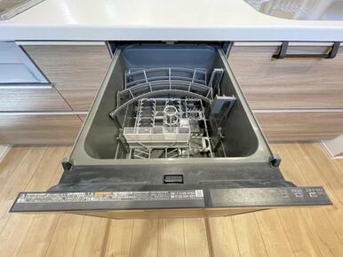 忙しい朝や冬の寒い日の洗い物はお任せ！毎日の家事を軽減できる食器洗浄機付きです＾＾