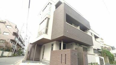 積水ハウス施工の３階建てシャーメゾン