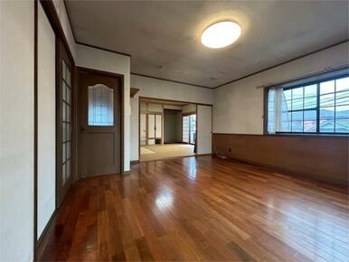 ２階にリビングがある間取りは、外部からの視線を避けやすくプライバシーを確保しやすいメリットがあります