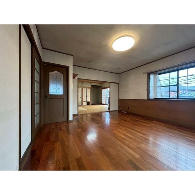 ２階にリビングがある間取りは、外部からの視線を避けやすくプライバシーを確保しやすいメリットがあります