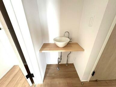 仕様紹介　セカンド手洗器 お出かけの身支度に混雑しがちな水回りを２階にも設置