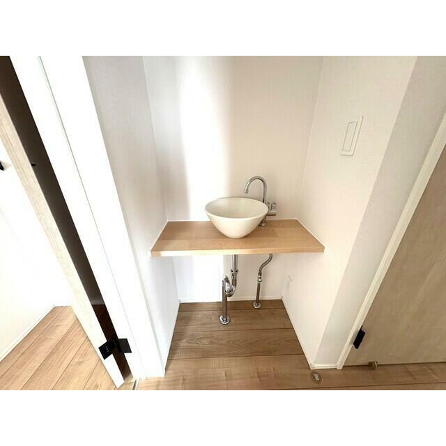 仕様紹介　セカンド手洗器 お出かけの身支度に混雑しがちな水回りを２階にも設置
