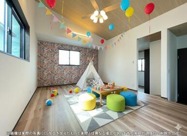 オープンウィンを採用した、ウッド調の素敵な内装。明るく開放感があり、家具のレイアウトも自由自在＾＾