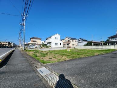 南道路で日当たり良好！広々とした土地♪