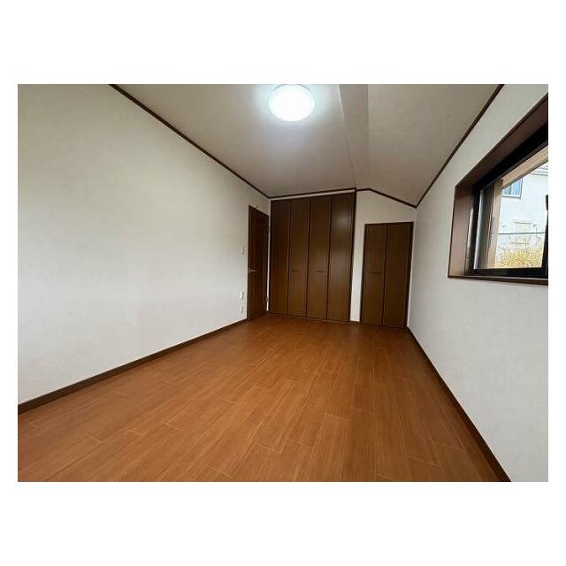 洋室　約7.5帖(2)