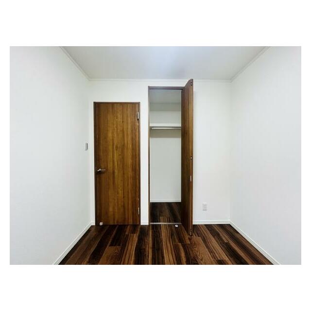 洋室2クローゼット