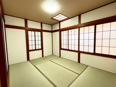 「1階和室」2面採光のお部屋です。