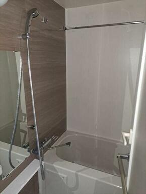 清潔感のある浴室で、１日の疲れを癒しリラックスできます。