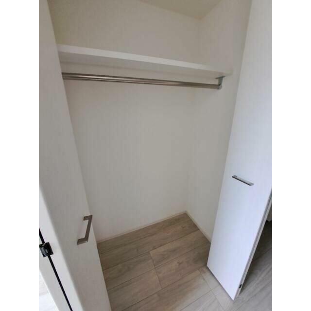 衣類や小物整理がラクラク♪高さのあるクローゼット！