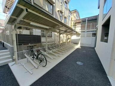 雨の日でも安心☆屋根付の駐輪場です☆