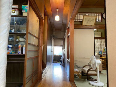 建具が和風の趣を感じさせ、落ち着いた空間になりますね。