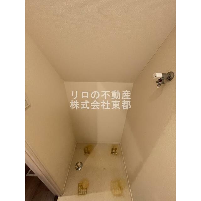 洗濯機置き場は室内にあるので雨に濡れる心配はありません。
