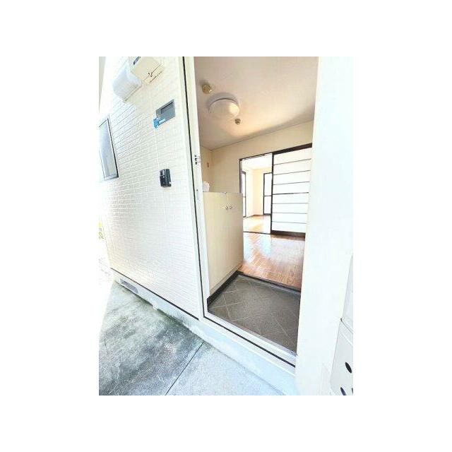 毎日通る玄関はこちらです