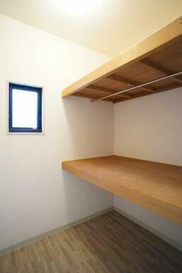 収納棚がございます