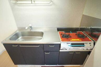 ※ガスコンロはサンプル品の為、お客様にてご用意願います。