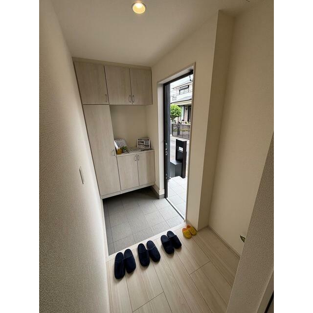 家族やゲストの笑顔が浮かんできそうな玄関（1号棟）