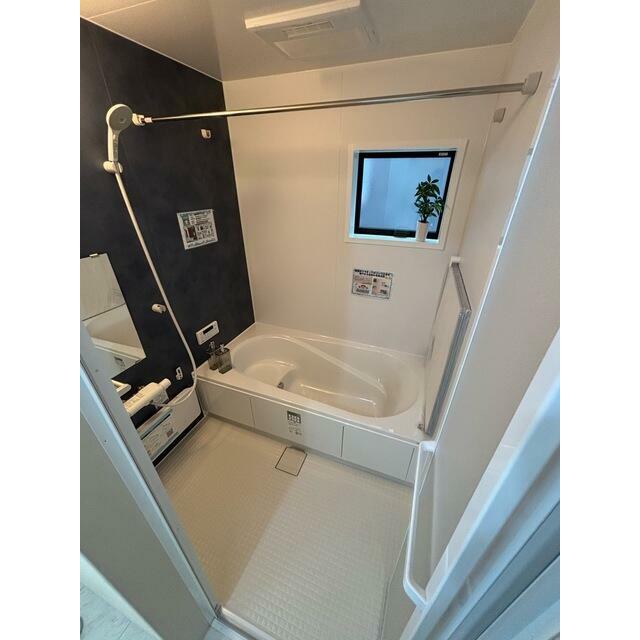 お風呂で疲れを洗い落として心地よく1日終了（1号棟）