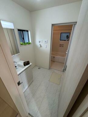 洗顔や歯磨きなど毎日使う洗面所だから要チェック！（1号棟）