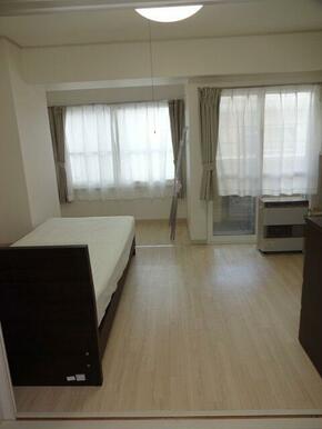 寝室　家具家電付き　２０１５年撮影