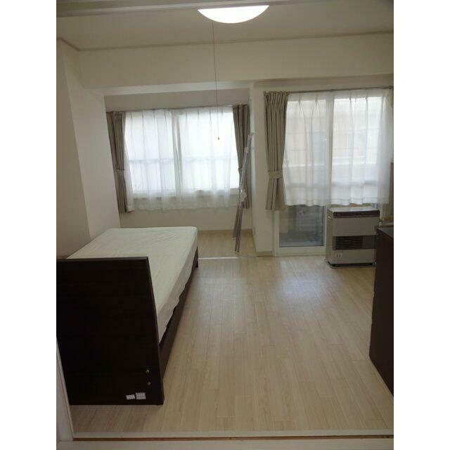 寝室　家具家電付き　２０１５年撮影