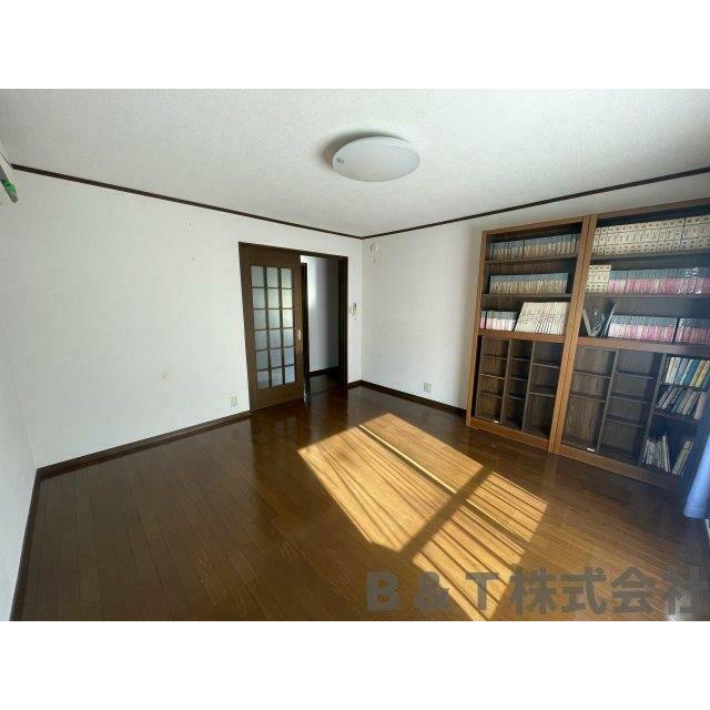 個人の部屋や寝室として使える洋室です