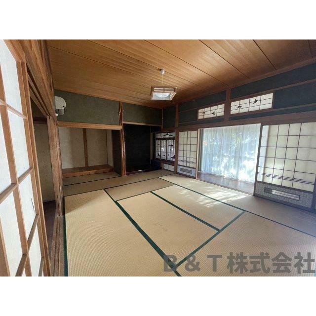 ゆったりとくつろげる和室です