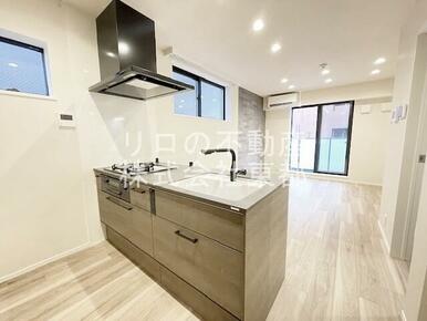 リビングを眺めながらお料理ができるカウンターキッチンです♪