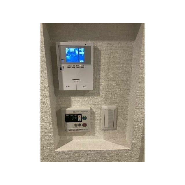 来訪者の確認ができるモニター付インターホン