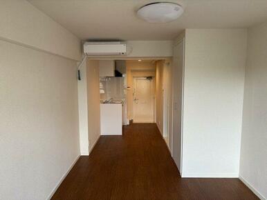 個人の部屋や寝室として使える洋室です