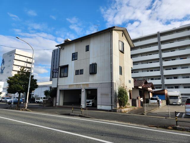 物件画像 福岡市博多区 井相田３丁目 (雑餉隈駅) 3階建 4SLDK
